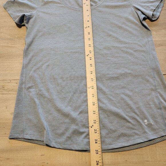 Under Armour UA RUN Threadborne Shirt Heat Gear Gray Striped Womens Medium EUC - Picture 9 of 9
